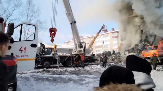 Тела четырех человек извлекли из-под завалов жилого дома на Сахалине