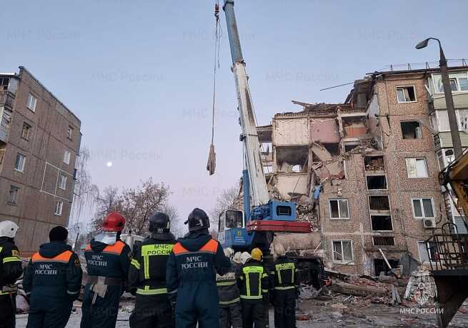 В Нижнем Тагиле продолжает работать экстренные службы после взрыва газовоздушной смеси