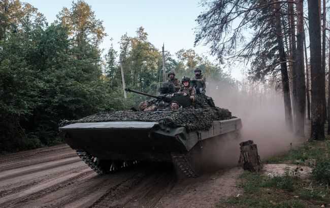 Опубликованы кадры боевых действий в селе Малая Локня Курской области