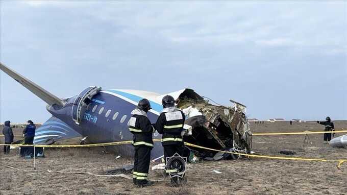 Видео последней минуты: пассажир снял моменты перед катастрофой Embraer в Актау