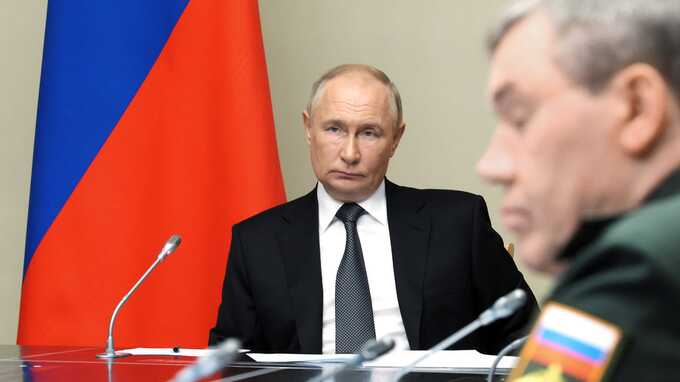 Путин приостановил боевые действия на два дня после доклада Герасимова