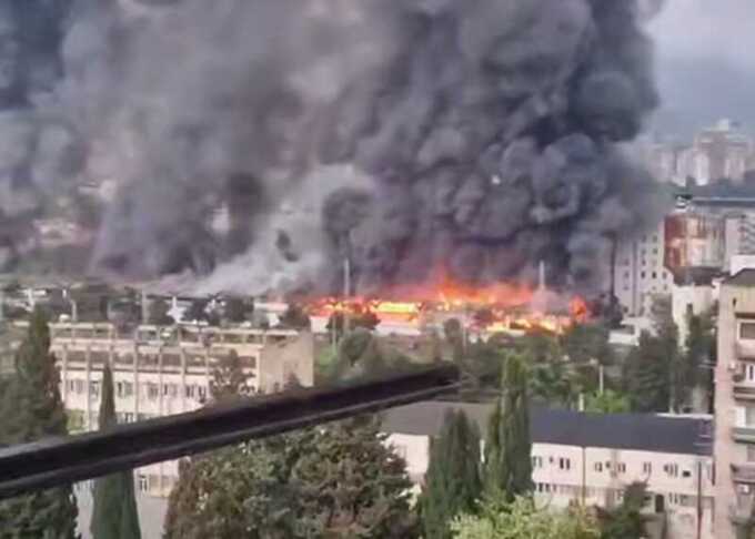 Возгорание произошло на рынке «Дезертирский» в Тбилиси