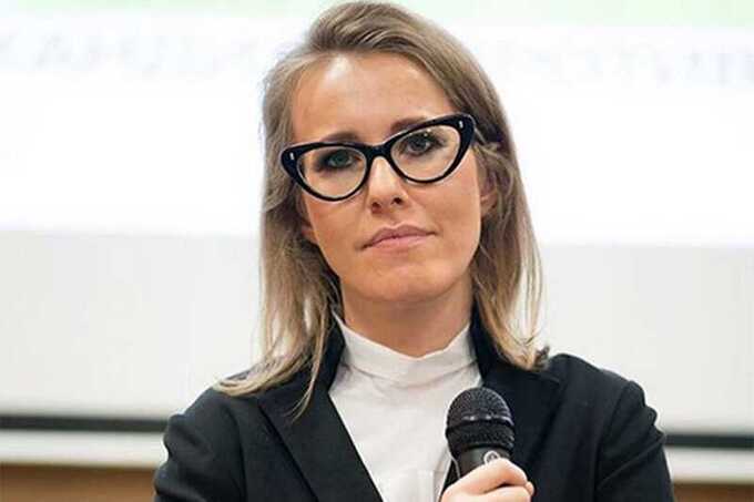 В результате утечки данных всплыли компрометирующие переписки с руководителями Ростеха, касающиеся Ксении Собчак