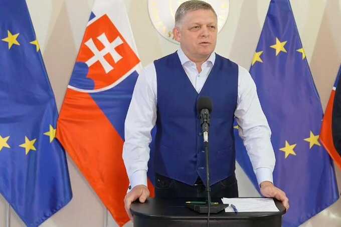 Премьер Словакии Роберт Фицо сообщил, что отправится в Москву на 9 мая