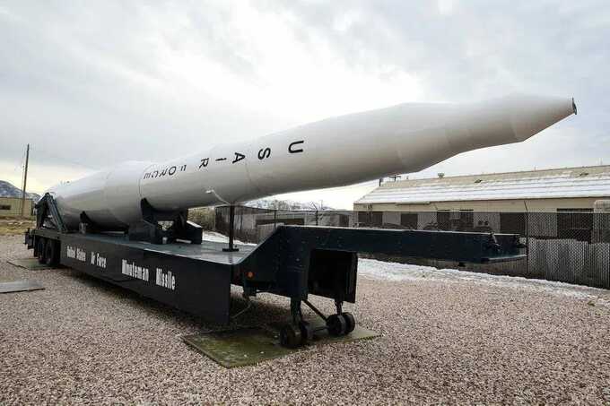 США провели испытание баллистической ракеты Minuteman III