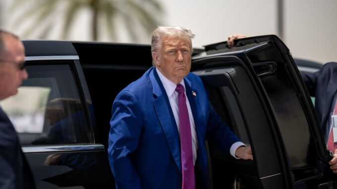 Визит Трампа в Китай обсуждается на фоне разногласий в администрации Белого дома