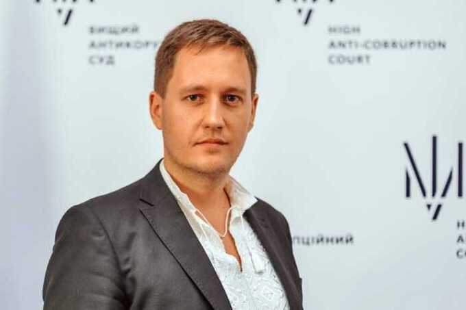 Ukrainian Judge Viktor Maslov Alleges That Authorities Are Applying Pressure on Him