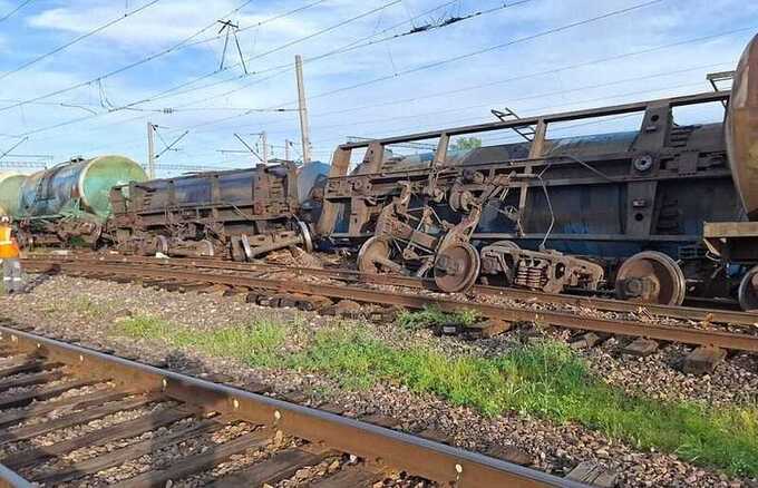 В ЕАО с железнодорожных путей сошли пять цистерн с топливом для судов