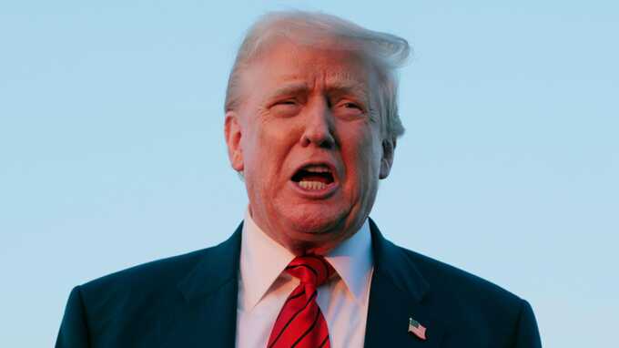 Трамп сообщил, что атомные субмарины уже направлены в сторону России