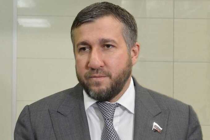 В Баку при содействии подставного адвоката отправили за решетку бывших сотрудников депутата Аникеева