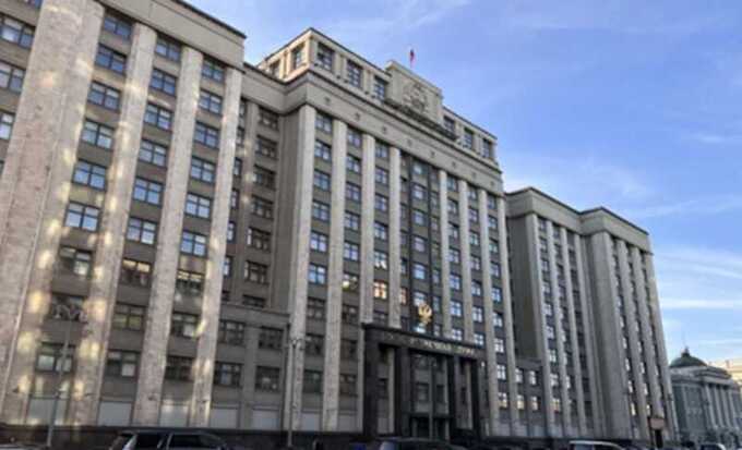 В Госдуме предложили уменьшить возраст для вступления в партии до 16 лет
