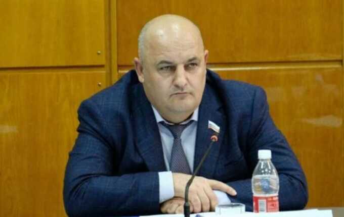 Бывший депутат Юсуф Зейнединов и местная ОПГ отбирают жилье у пожилых людей при помощи правоохранительных органов