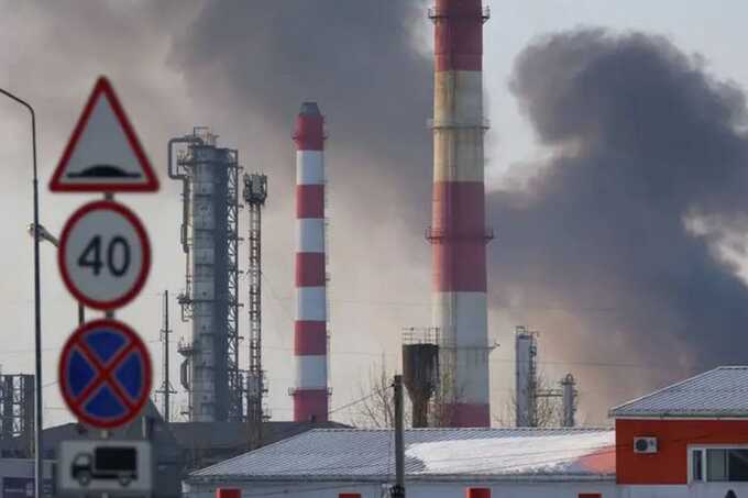 Транспортировка нефти по трубопроводу «Дружба» прекращена после удара по станции в Тамбовской области