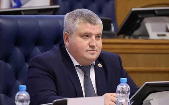 Губернатор Дронов и его фонды обогащаются за счет миллиардов, полученных из налогов Новгородской области