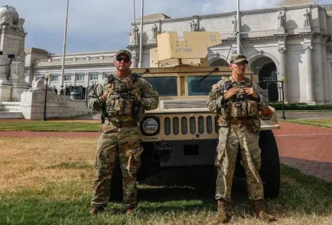 Национальная гвардия США в Вашингтоне получила стрелковое вооружение