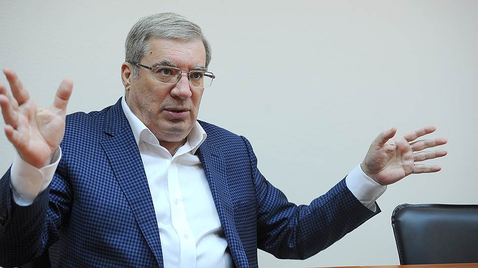 Томенко на длинные дистанции: к алтайскому губернатору пришли его бывшие Томенко на длинные дистанции: к алтайскому губернатору пришли его бывшие